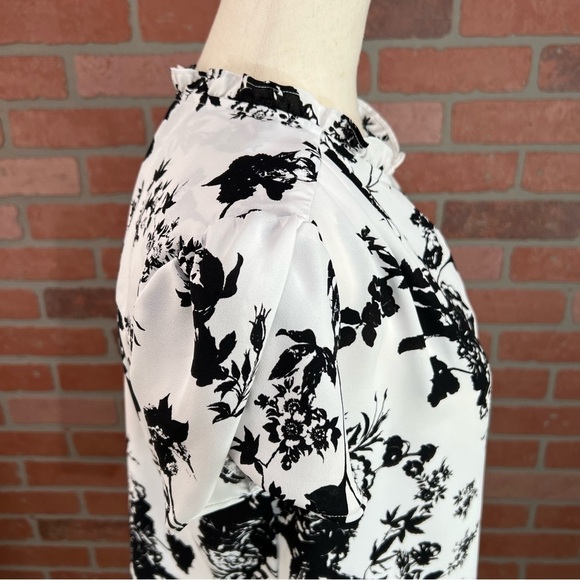 Black and White Short Sleeve Blouse | Small - Petite - Picture 8 of 10